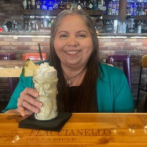 Meet your Posher, Reina